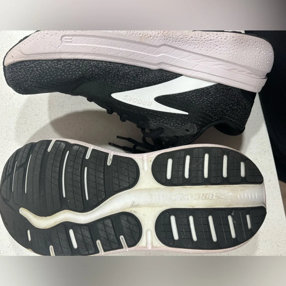Brooks Women's Ghost Max - Picture 3 of 4
